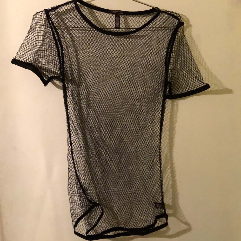 Mesh Victoria secret tee - Picture 3 of 4